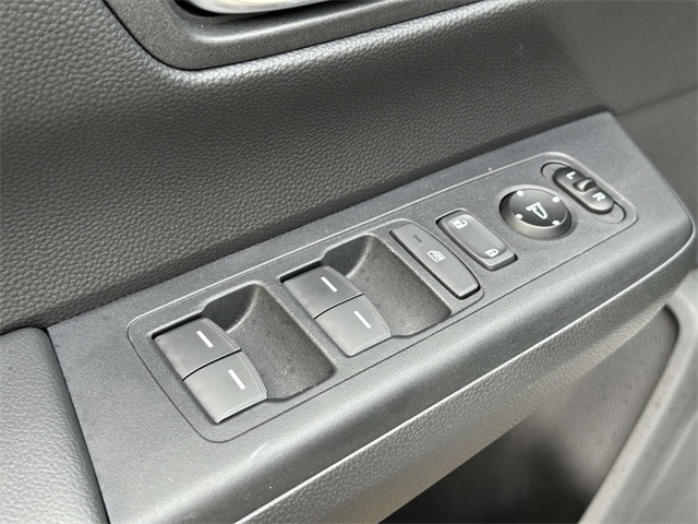 2025 Honda CR-V Hybrid Sport-L photo 14