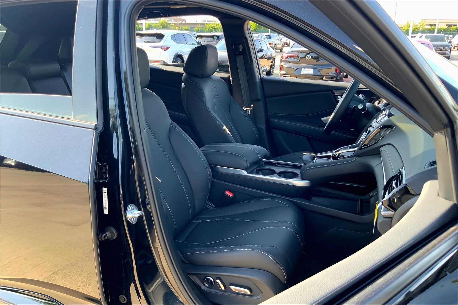 2025 Acura RDX photo 8