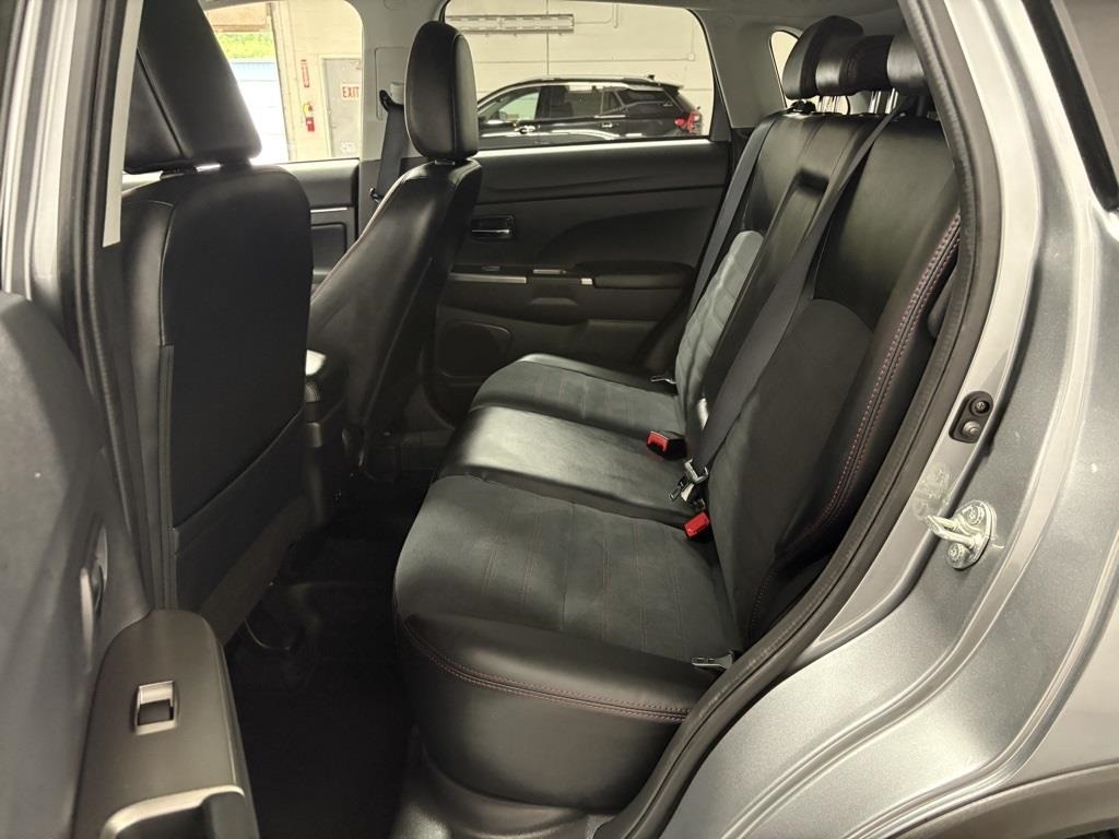 2024 Mitsubishi Outlander Sport ES photo 18