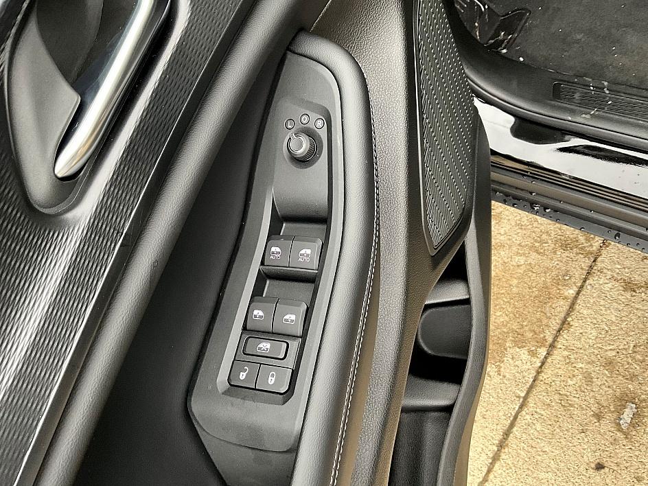 2025 Jeep Grand Cherokee Laredo photo 12