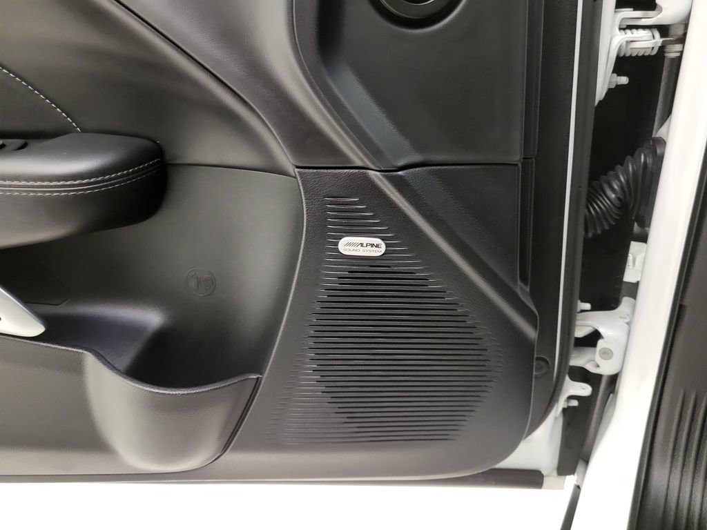 2023 Dodge Challenger R/T photo 4