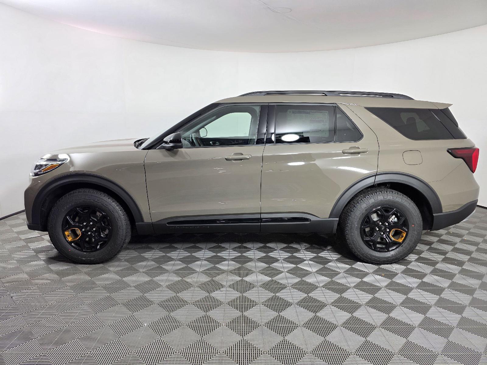 2026 Ford Explorer photo 2