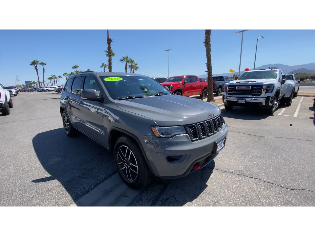 2021 Jeep Grand Cherokee Trailhawk photo 2