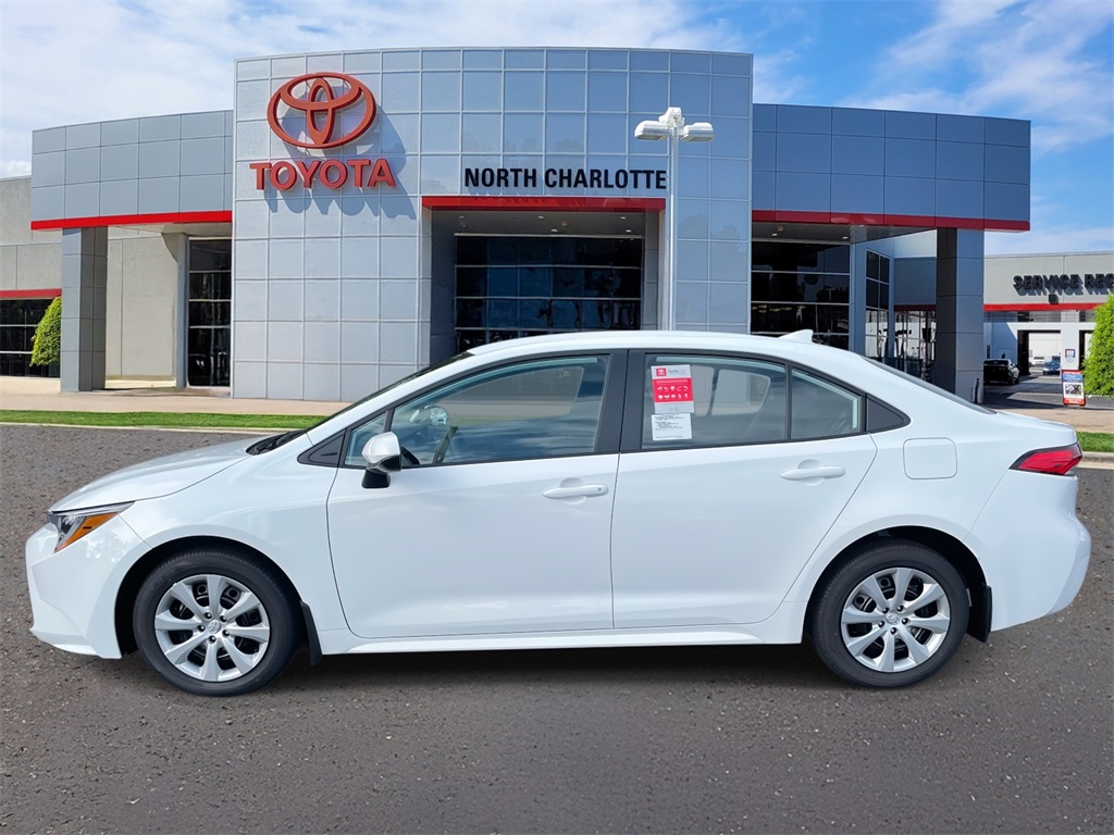 2025 Toyota Corolla LE photo 4