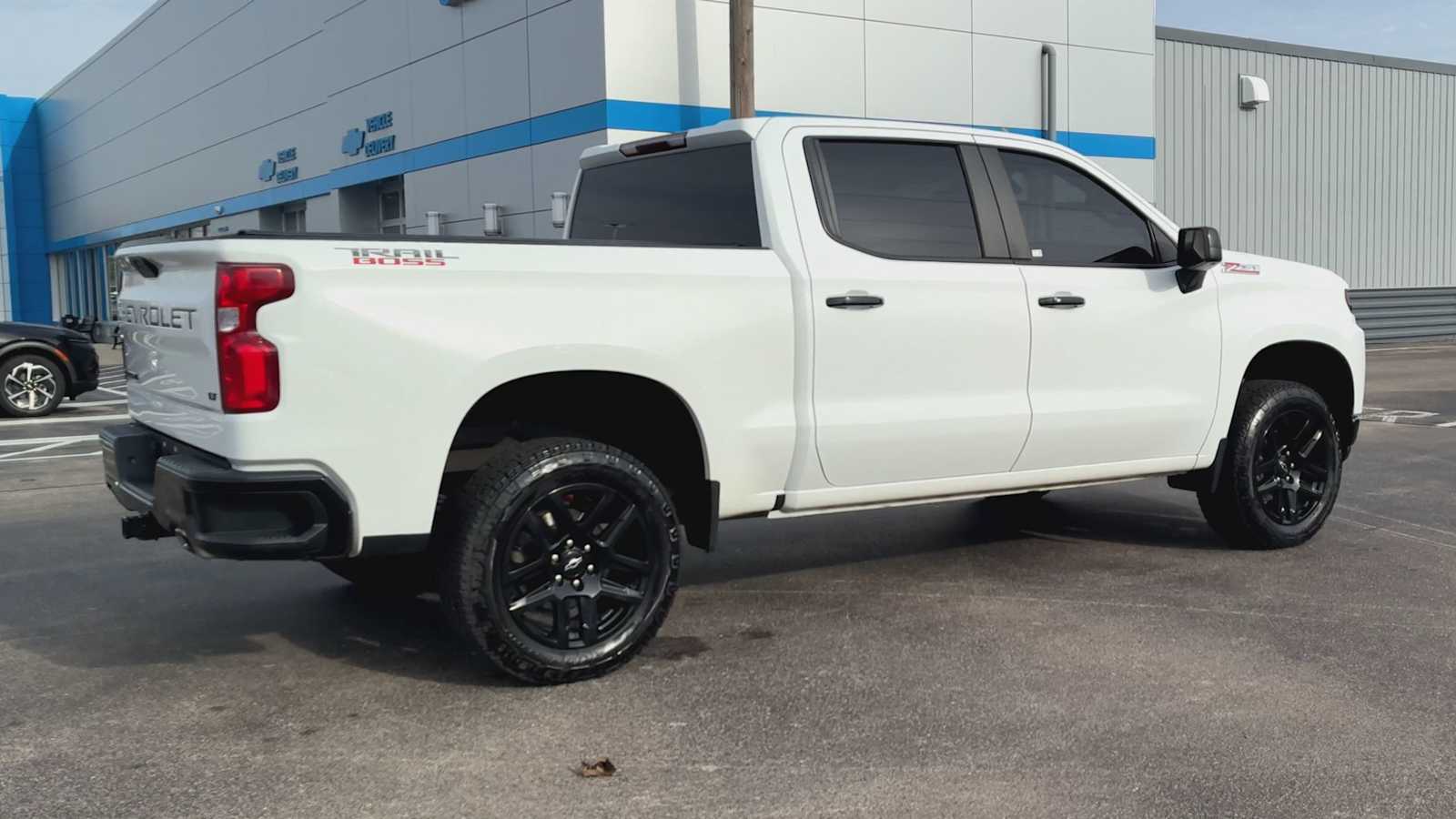 2021 Chevrolet Silverado 1500 LT Trail Boss photo 2