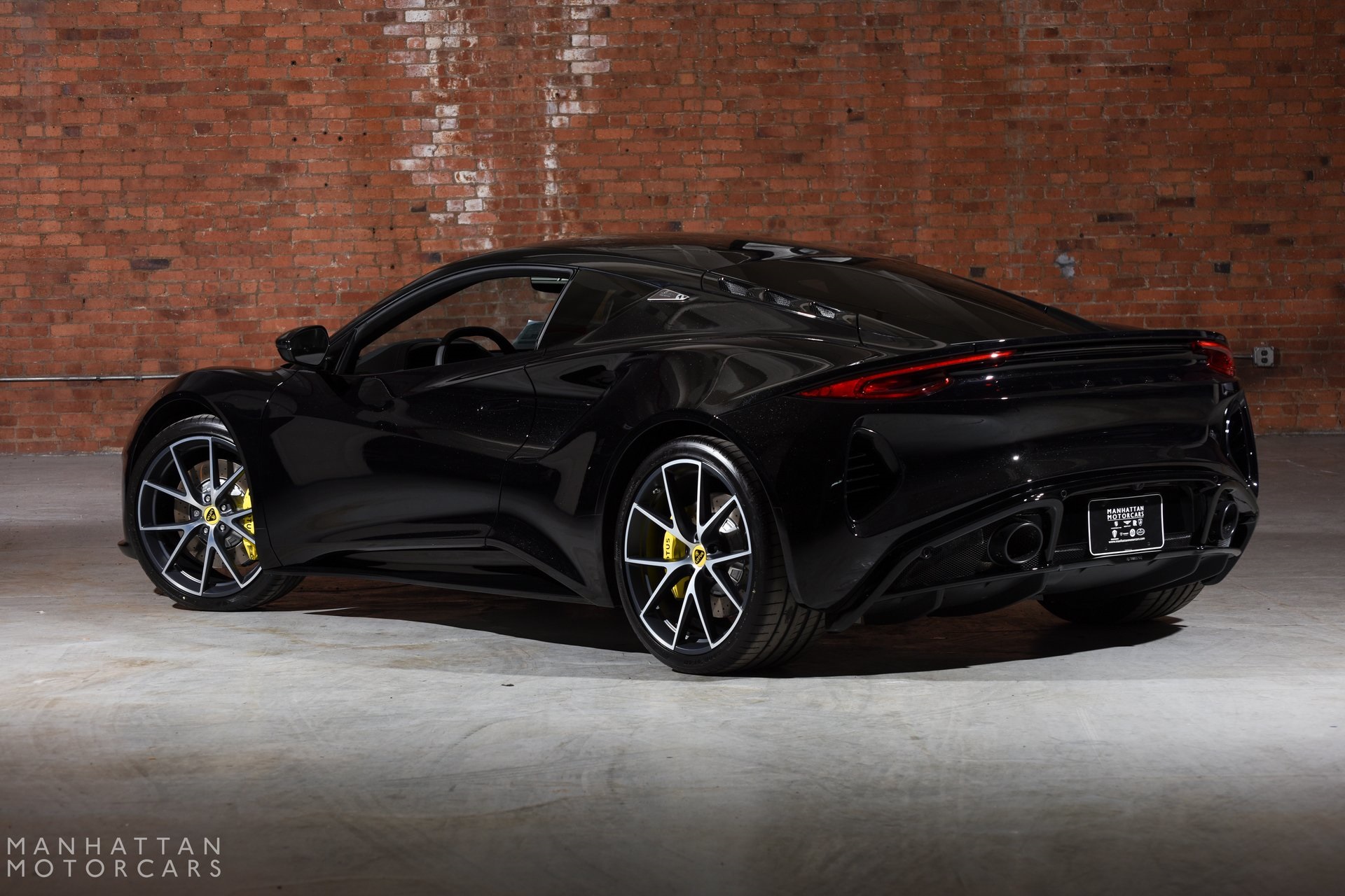 2024 Lotus Emira photo 7