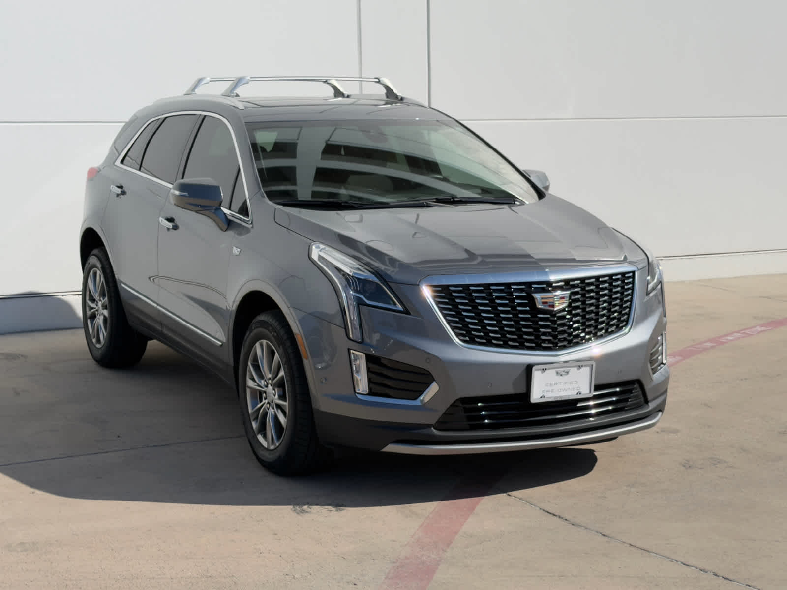 2022 Cadillac XT5 Premium Luxury photo 2