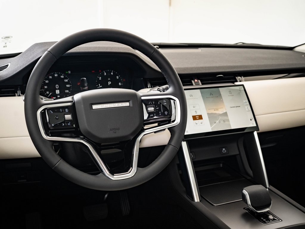 2025 Land Rover Discovery Sport S photo 4