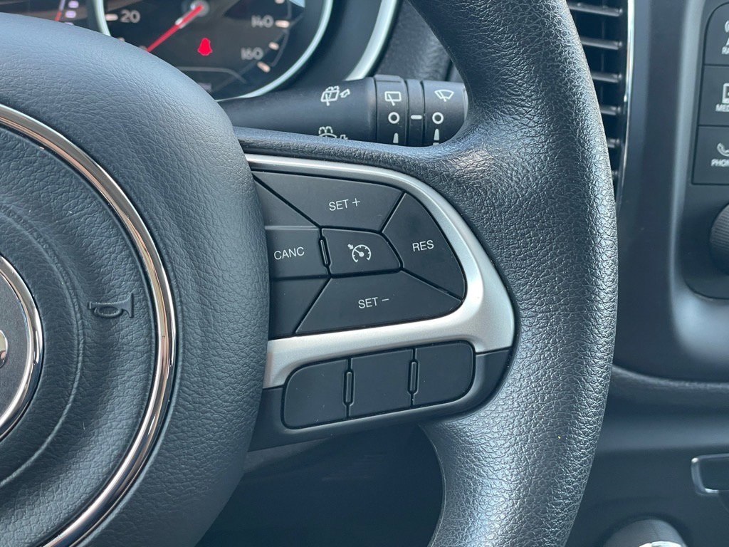 2018 Jeep Compass Sport photo 16