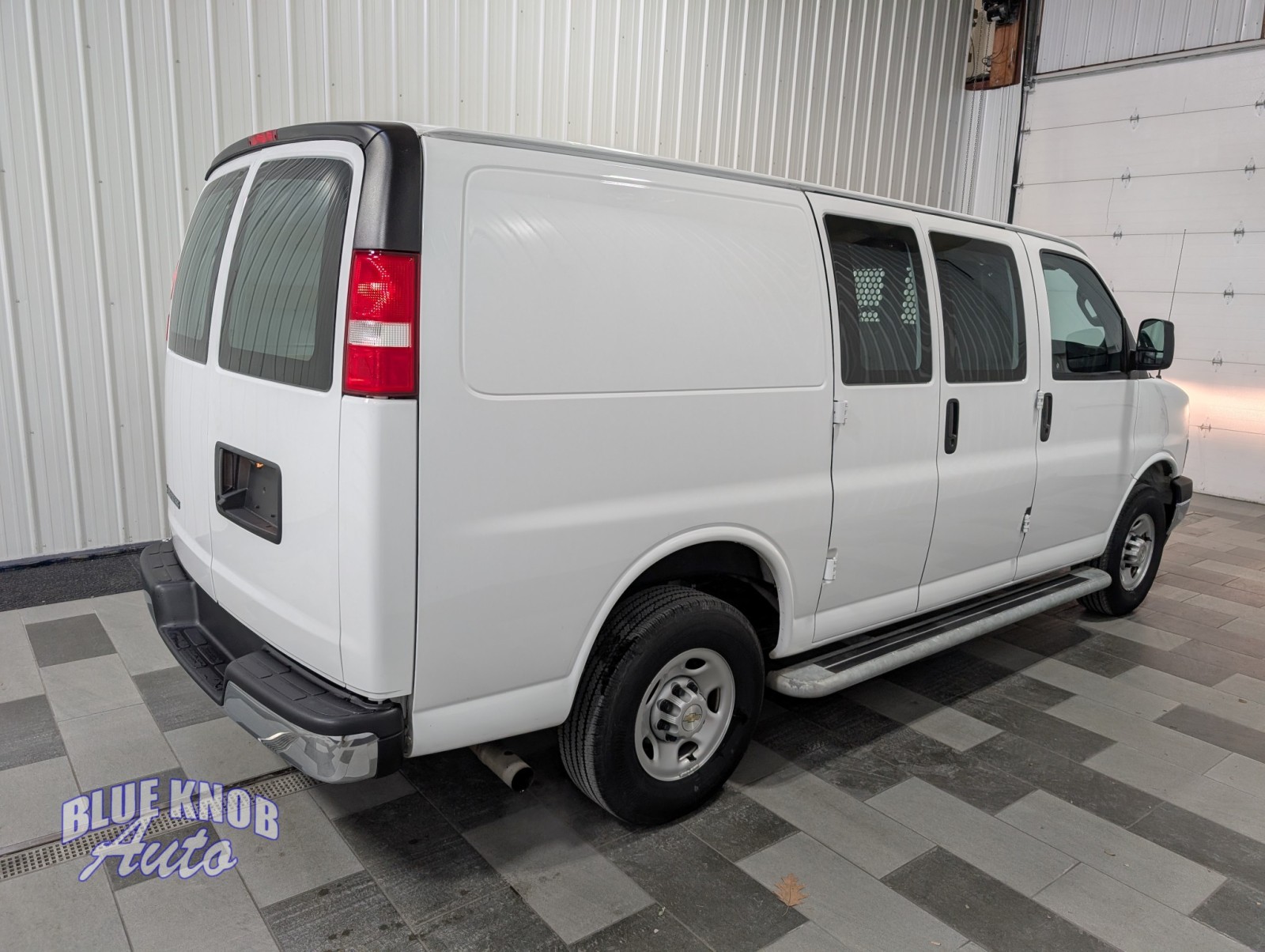 2024 Chevrolet Express 2500 Cargo photo 3