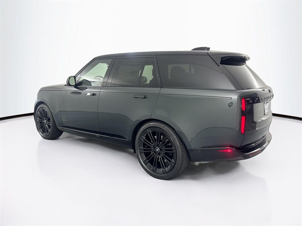 2025 Land Rover Range Rover SE photo 4