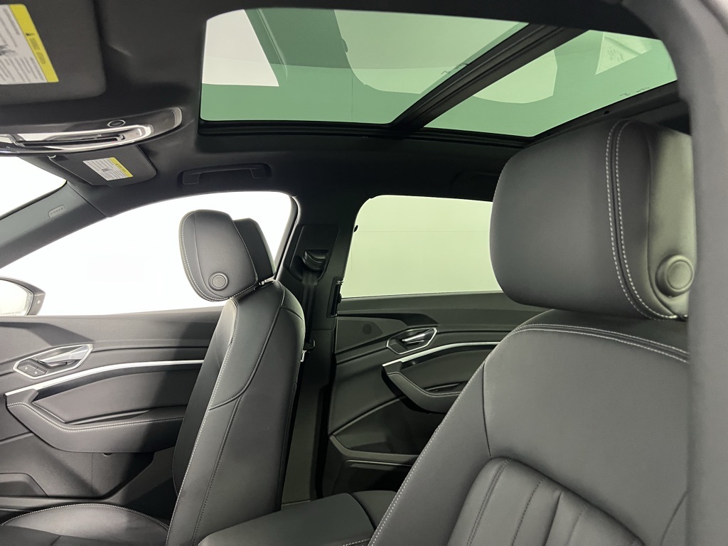 2023 Audi e-tron Premium photo 20