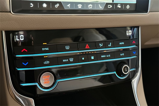 2020 Jaguar XF 25t Prestige photo 16