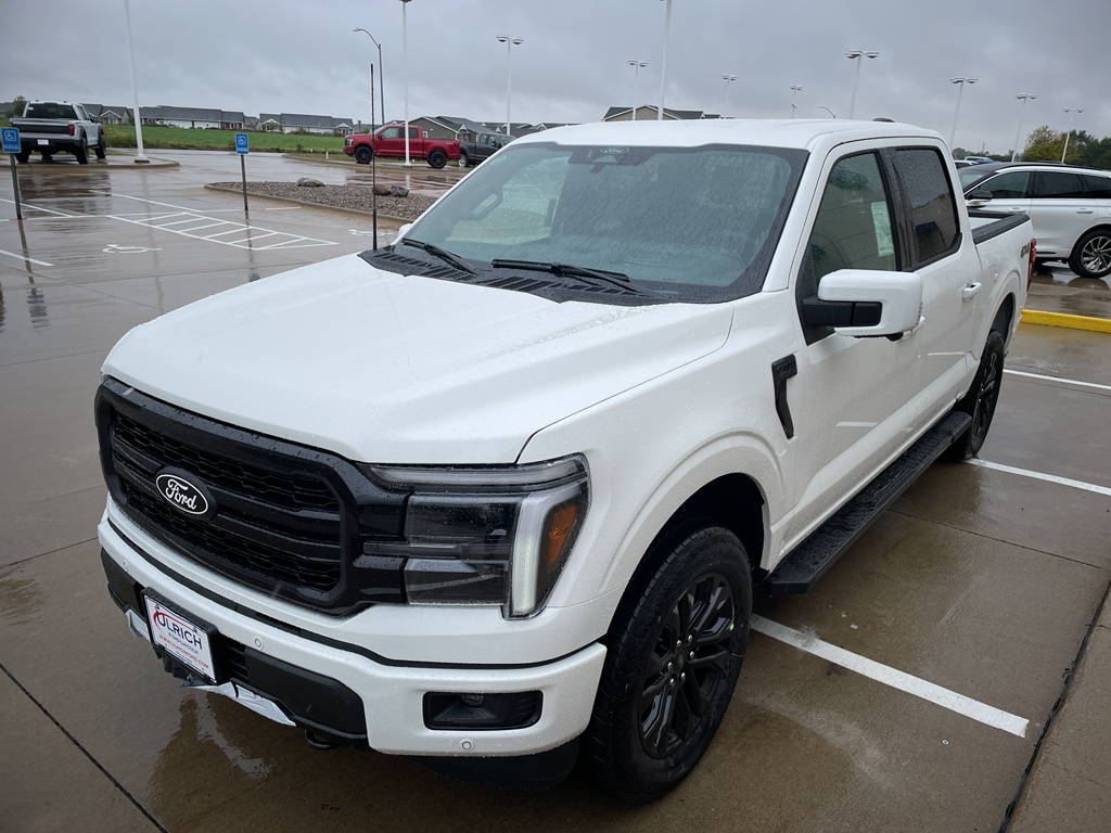 2025 Ford F-150 Lariat photo 3