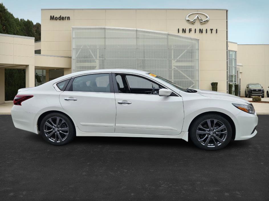 2018 Nissan Altima 2.5 SR photo 3