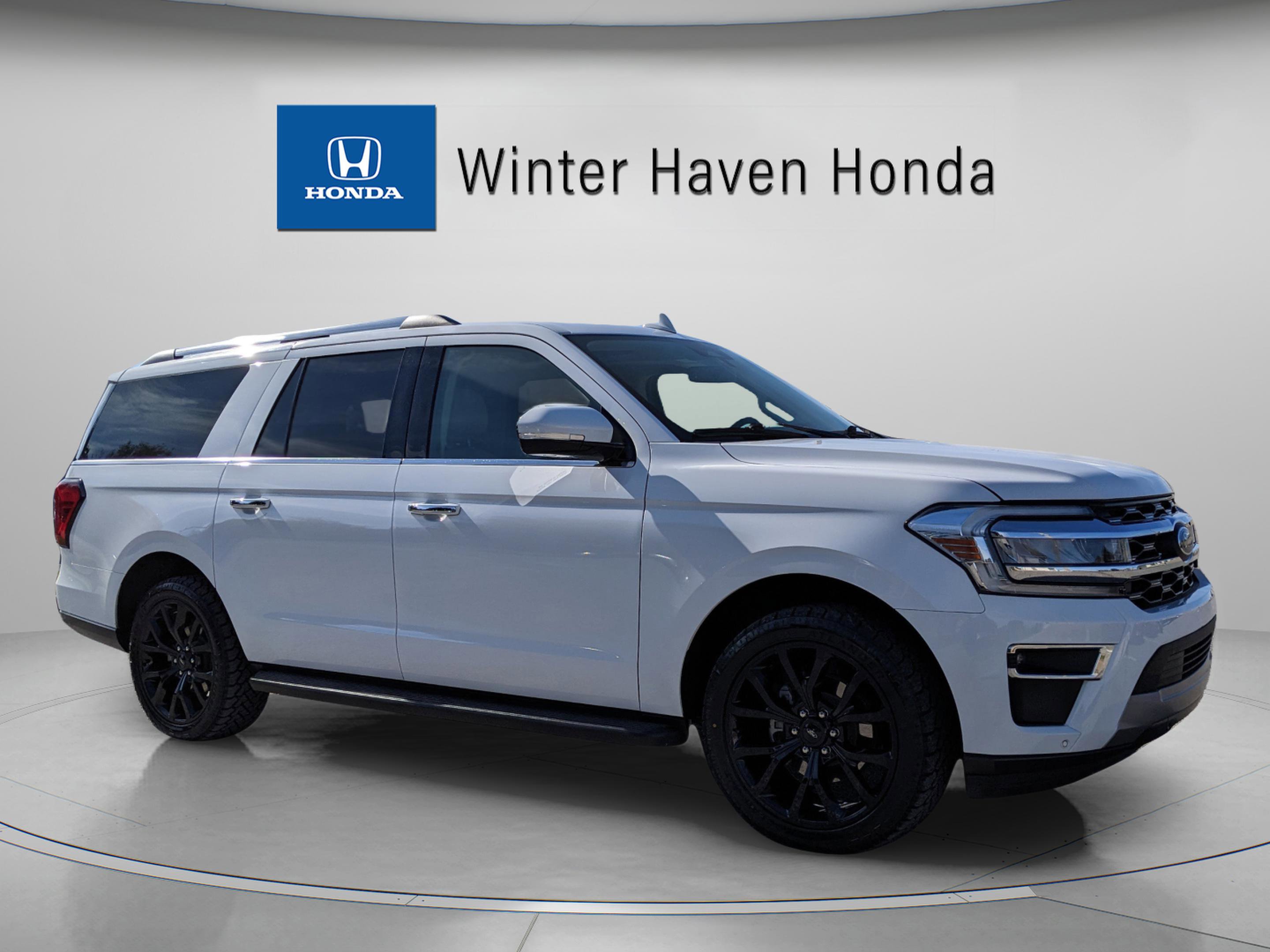 2024 Ford Expedition Limited's photo