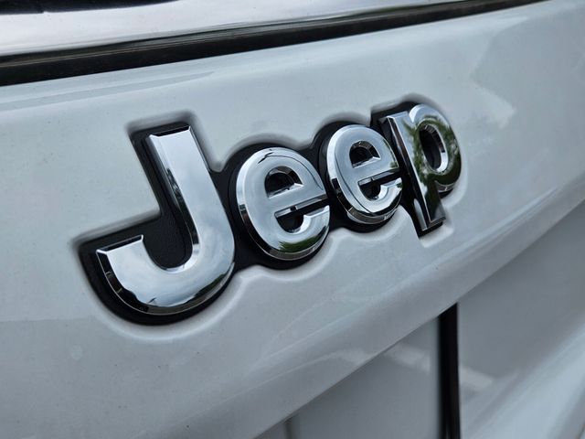 2025 Jeep Compass Latitude photo 6
