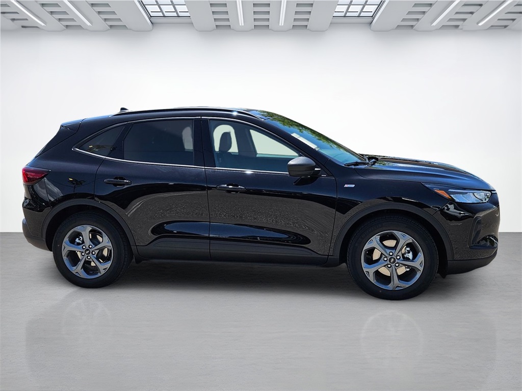 2025 Ford Escape ST-Line Hybrid photo 4