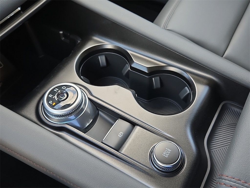 2025 Ford Explorer photo 17