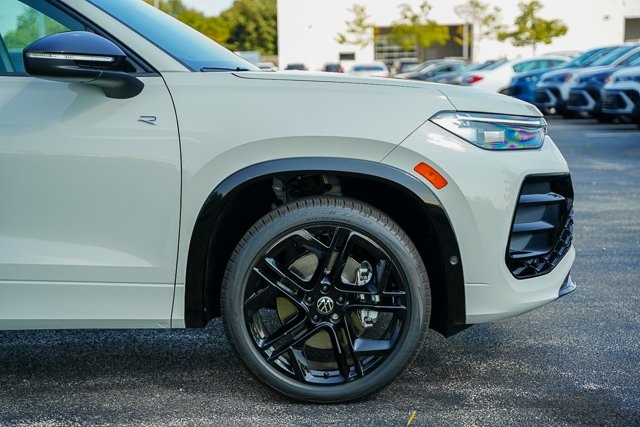 2025 Volkswagen Tiguan SE R-Line Black photo 44