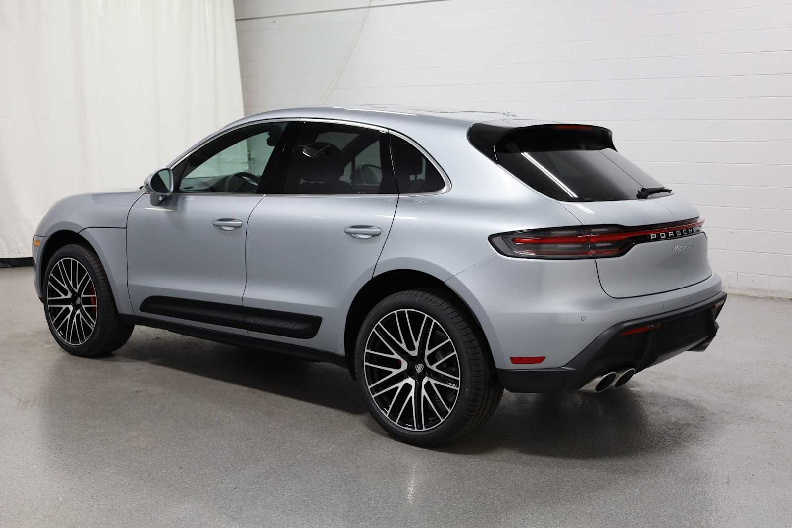 2026 Porsche Macan S photo 3
