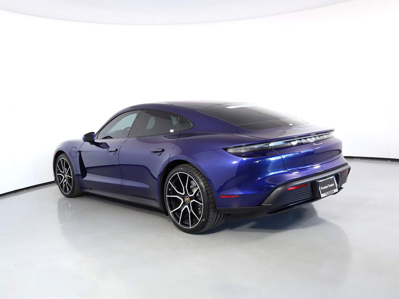 2023 Porsche Taycan photo 3