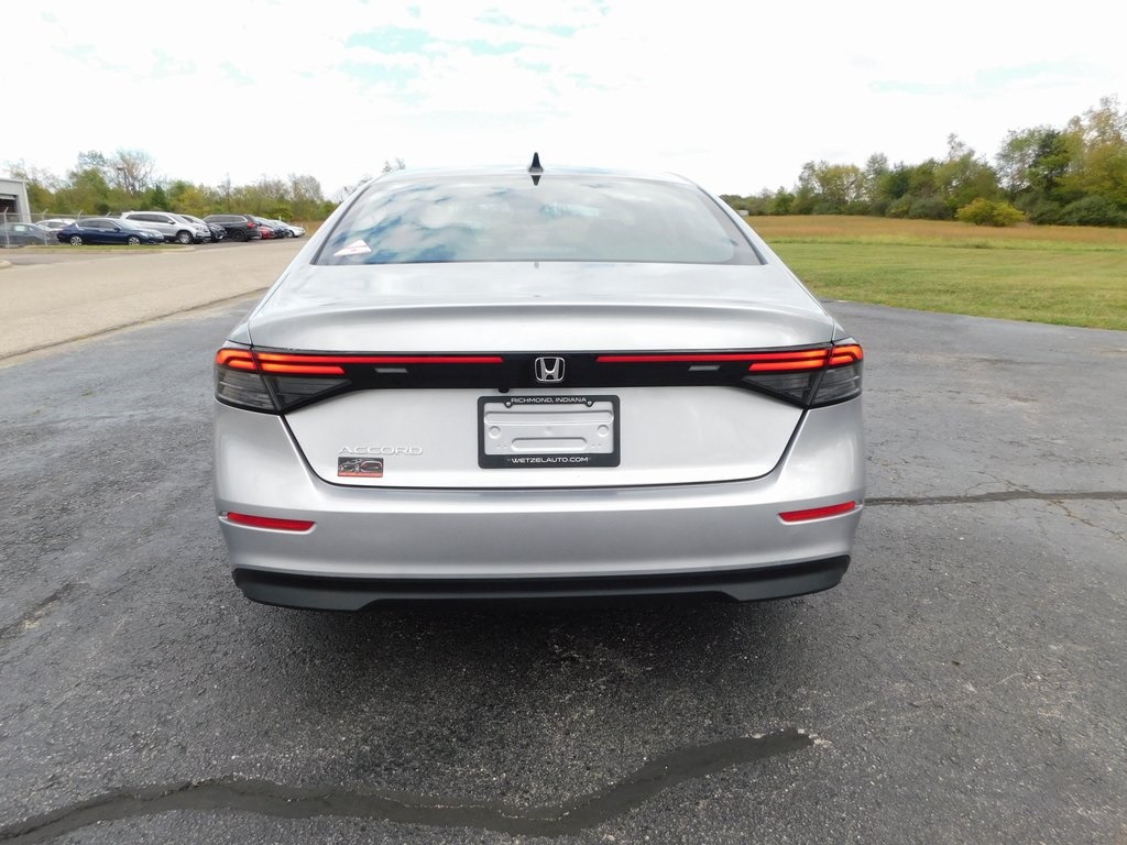 2025 Honda Accord SE photo 2
