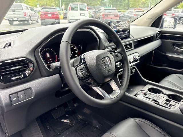 2025 Honda Pilot Touring photo 3
