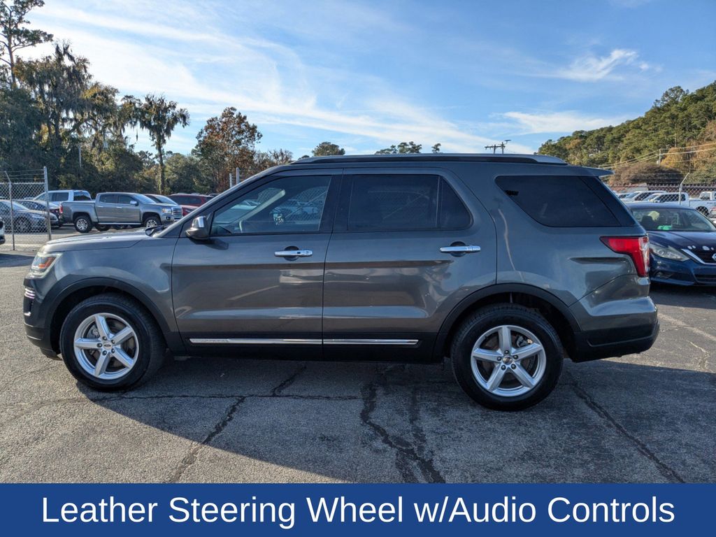 2018 Ford Explorer XLT photo 3