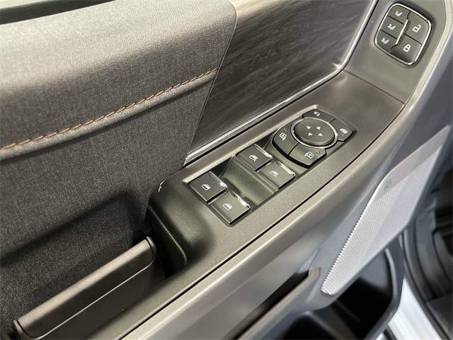 2025 Ford F-150 Lariat photo 18