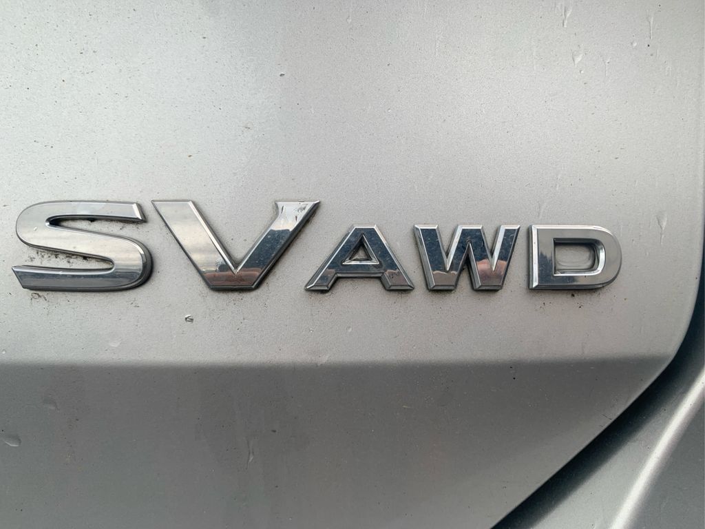 2019 Nissan Rogue SV photo 13