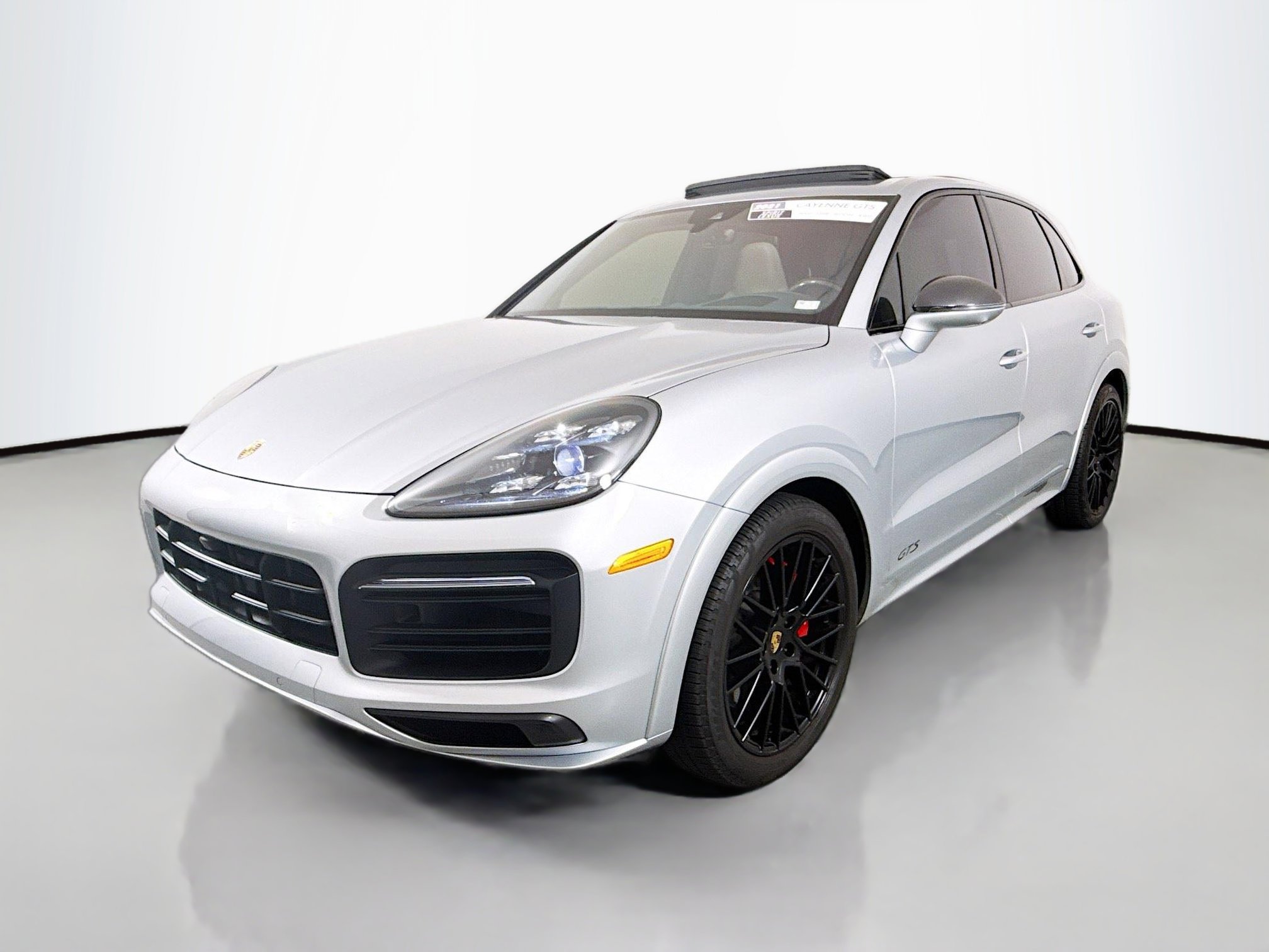 2021 Porsche Cayenne GTS photo 3