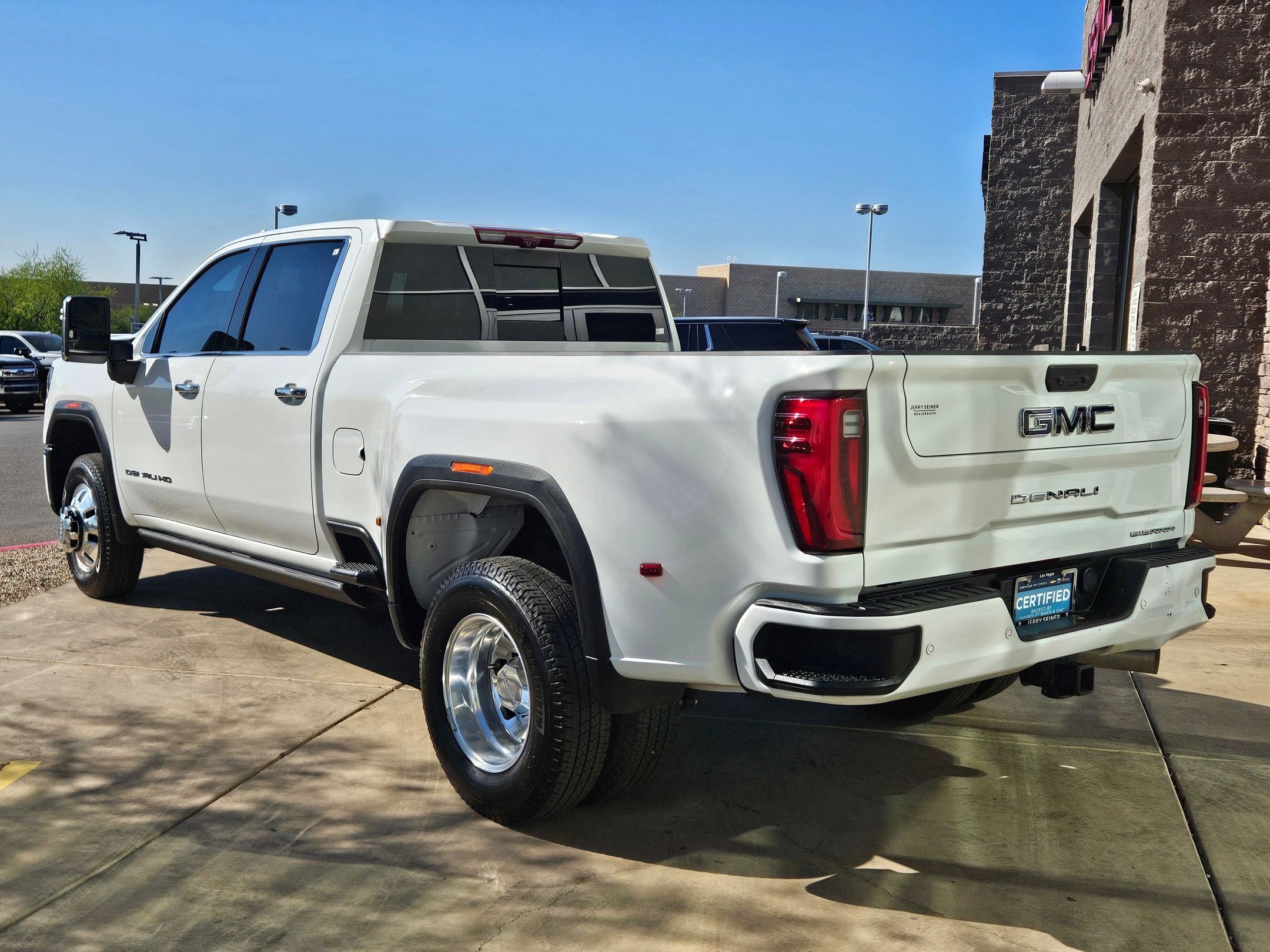 2024 Gmc Sierra 3500 HD Denali Ultimate photo 3