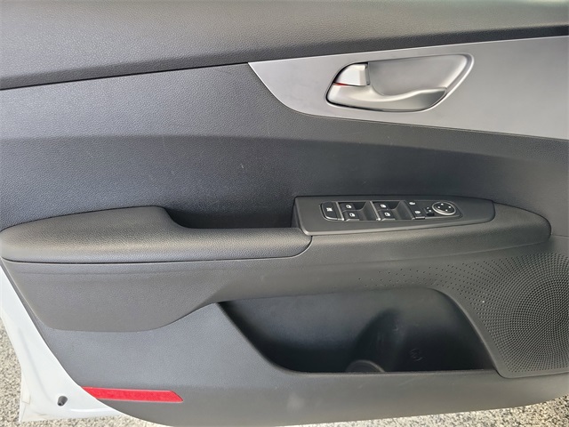 2023 Kia Forte LXS photo 10