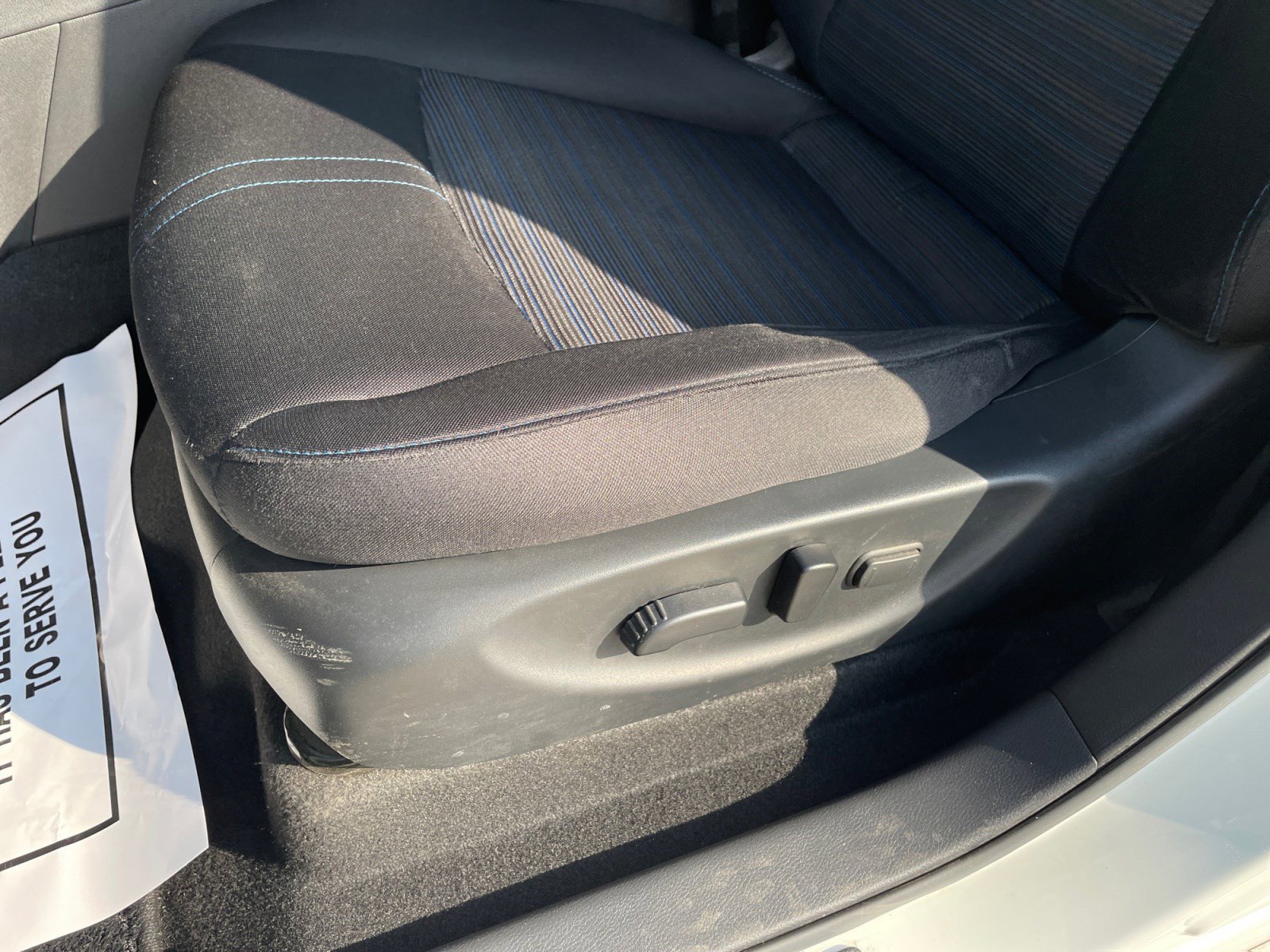 2020 Nissan Leaf SV photo 25