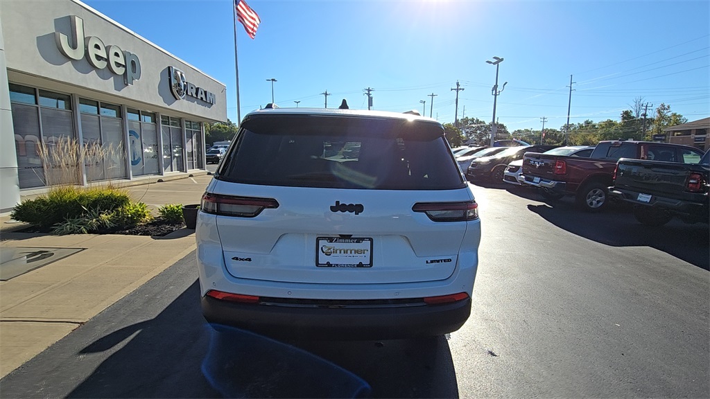 2025 Jeep Grand Cherokee Limited photo 3