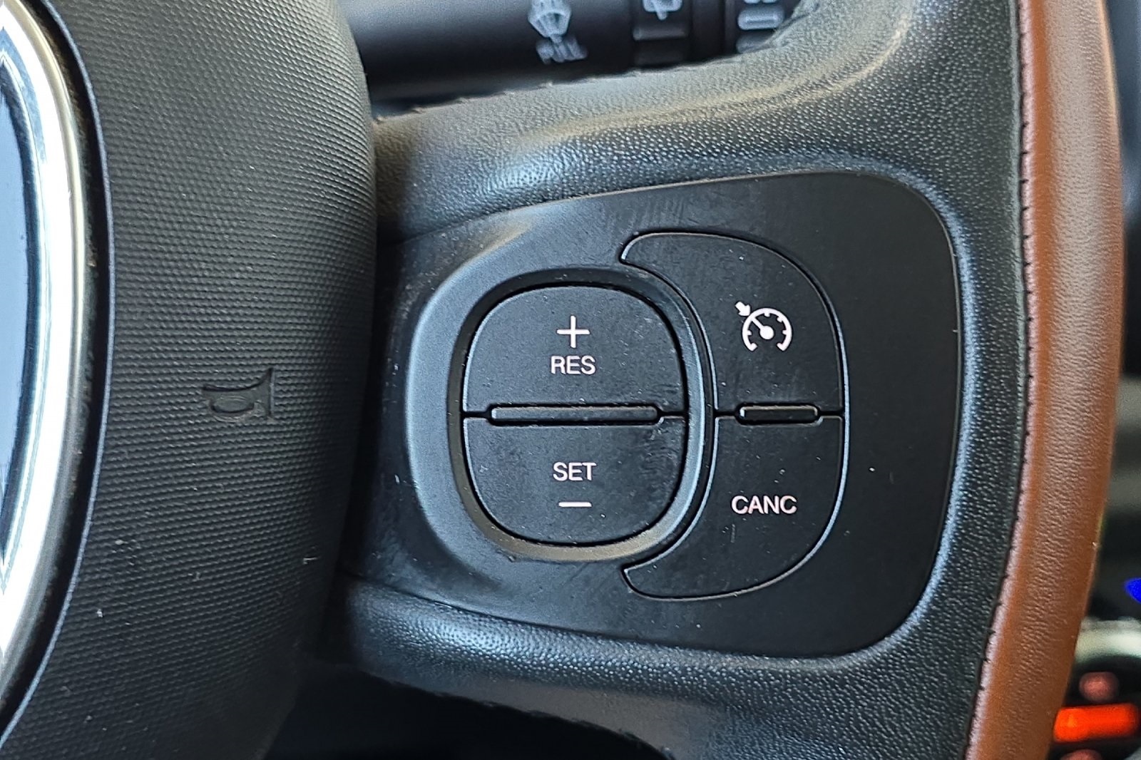 2015 Fiat 500L Trekking photo 25