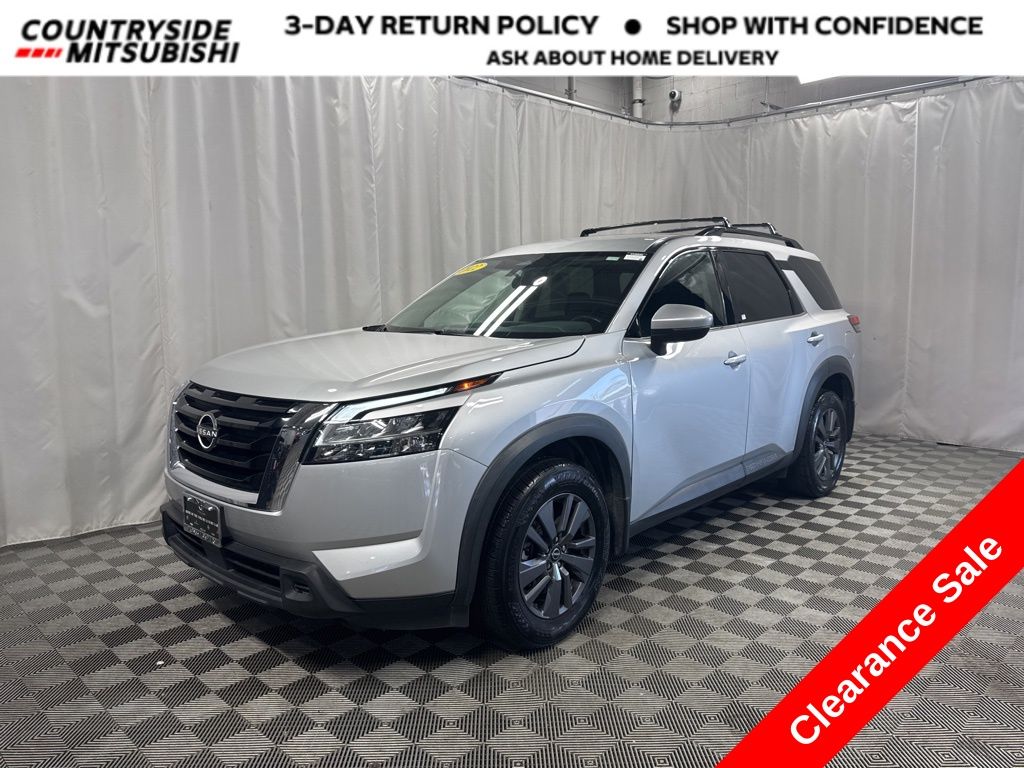 2022 Nissan Pathfinder SV