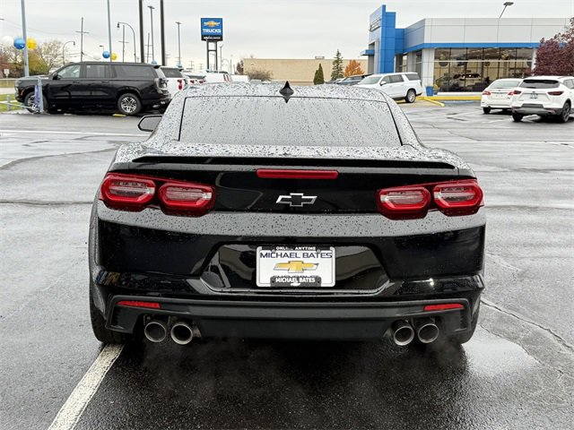 2021 Chevrolet Camaro LT1 photo 3