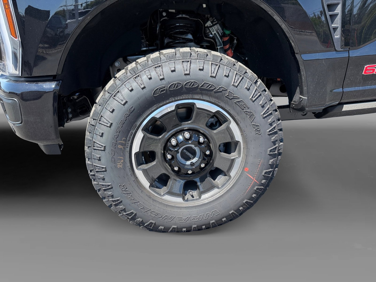 2025 Ford F-250 Lariat photo 9