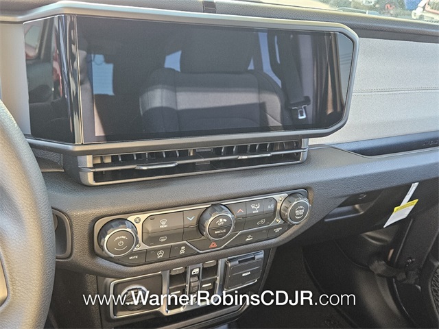 2025 Jeep Wrangler Sport photo 14