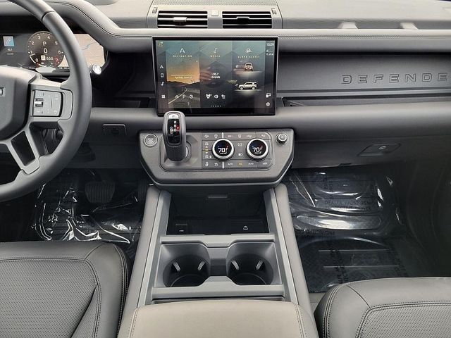 2025 Land Rover Defender 110 X-Dynamic SE photo 12