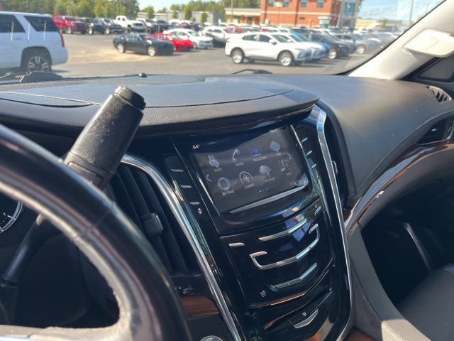 2017 Cadillac Escalade Premium Luxury photo 24
