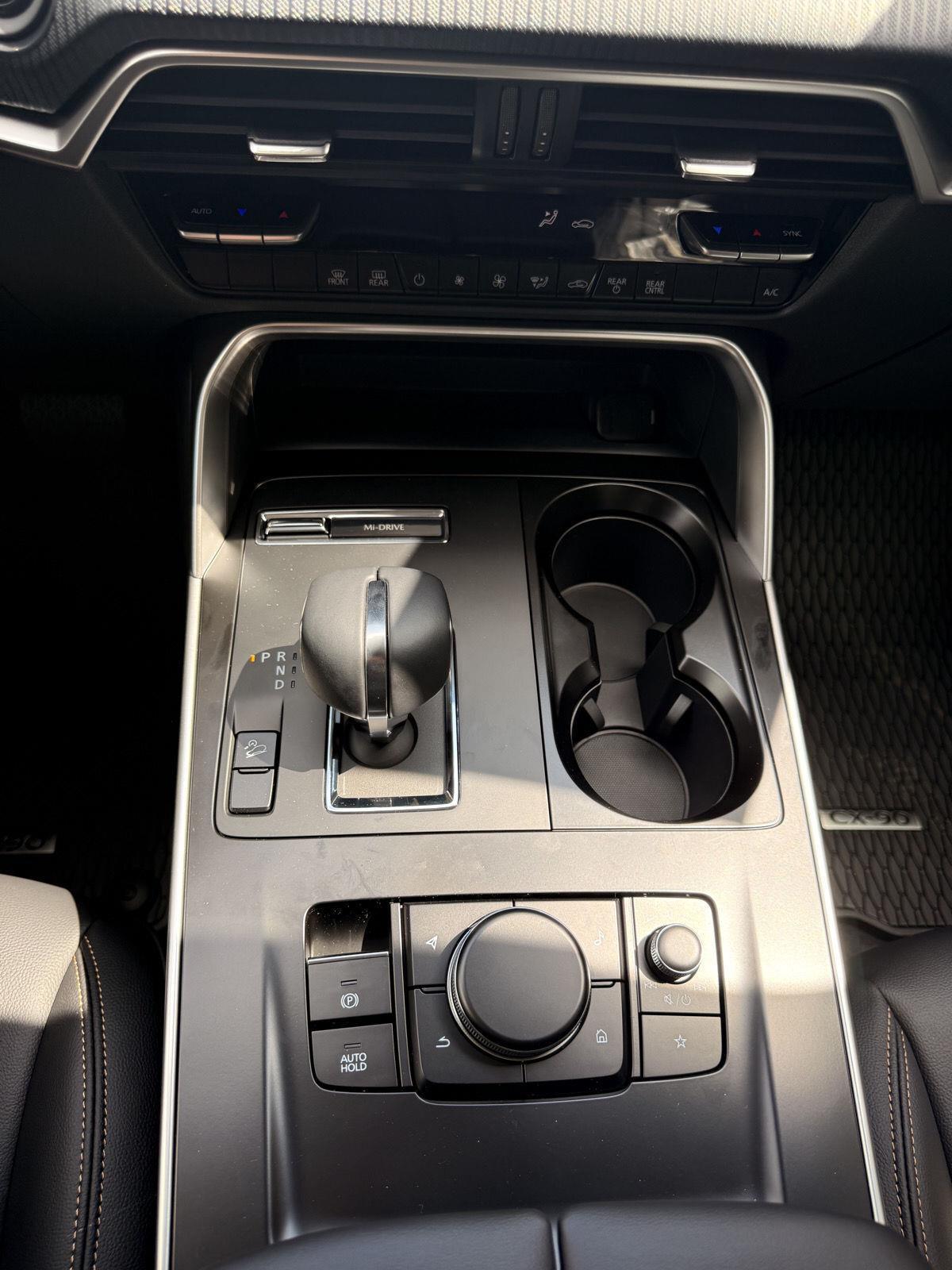 2025 Mazda CX-90 Select photo 9