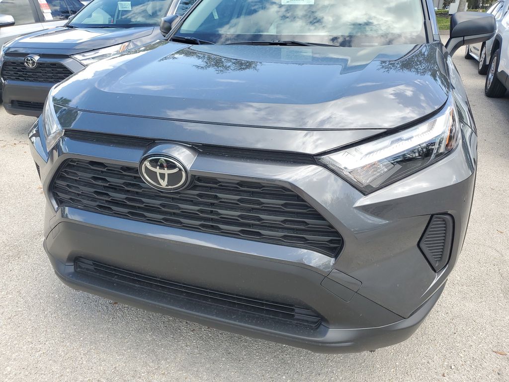 2025 Toyota RAV4 Hybrid LE photo 10