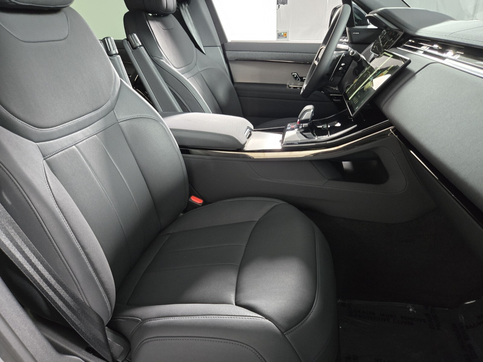 2025 Land Rover Range Rover Sport SE photo 3