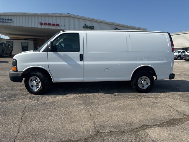 2014 Chevrolet Express 2500 Work Van photo 3