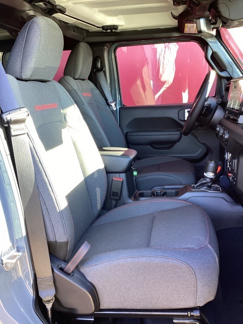 2025 Jeep Wrangler Rubicon photo 12