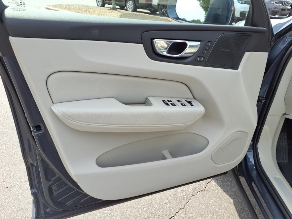2020 Volvo XC60 Inscription photo 5