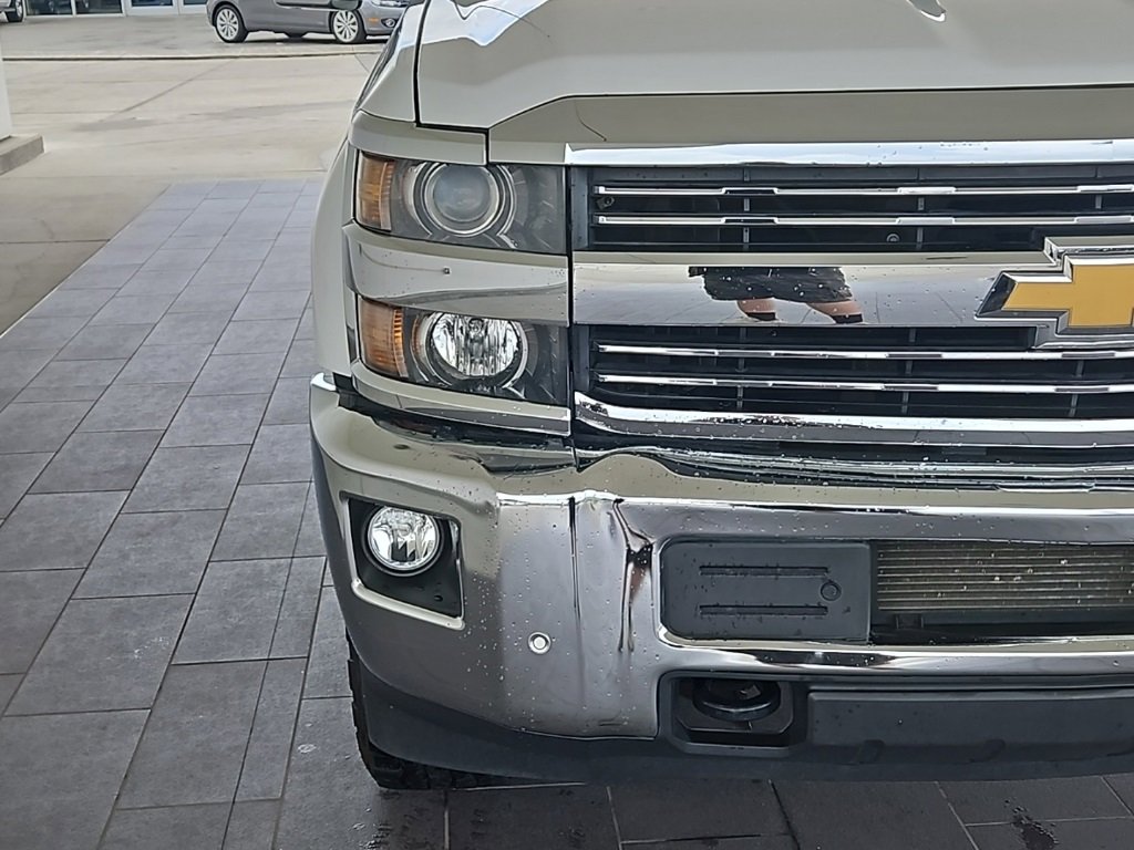 2016 Chevrolet Silverado 2500HD LTZ photo 4
